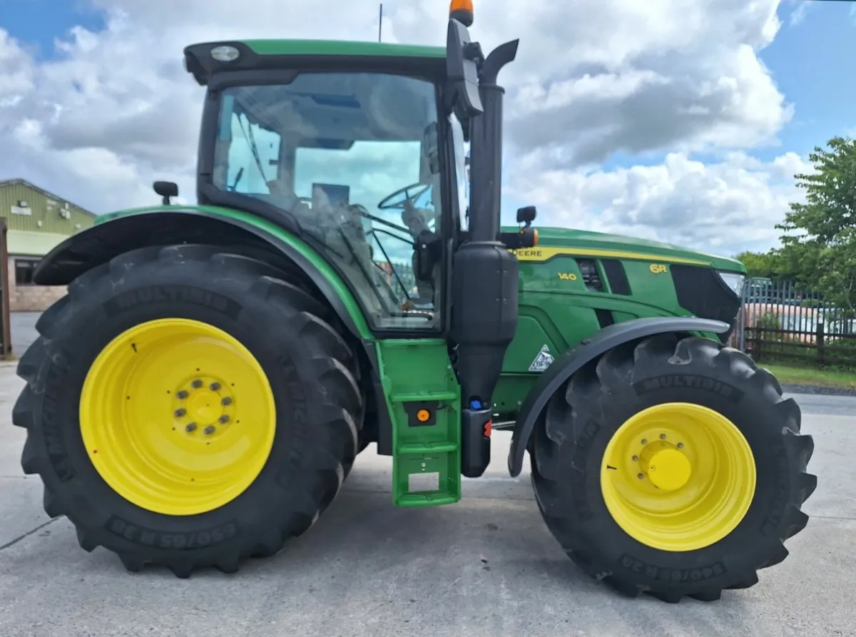 231 JOHN DEERE 6R140 **HIGH SPEC** - Image 1