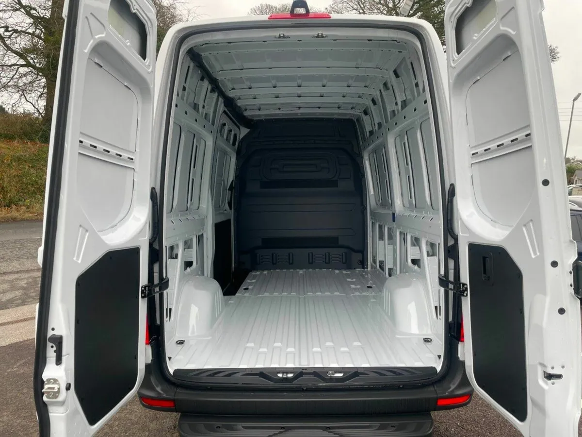 Mercedes-Benz Sprinter 315 MWB High Roof BASE - Image 3
