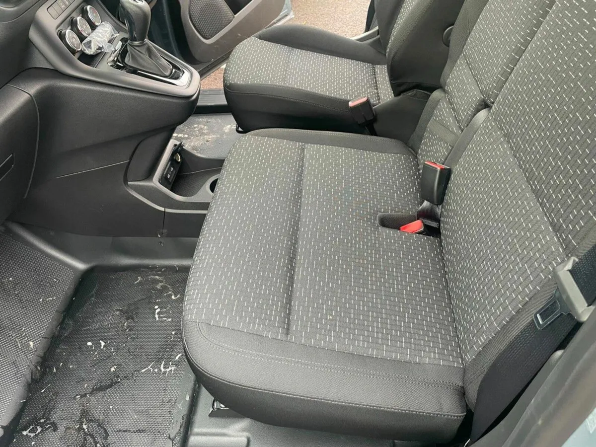 Mercedes-Benz Citan Extra Long 3 Seater PRO Automa - Image 3