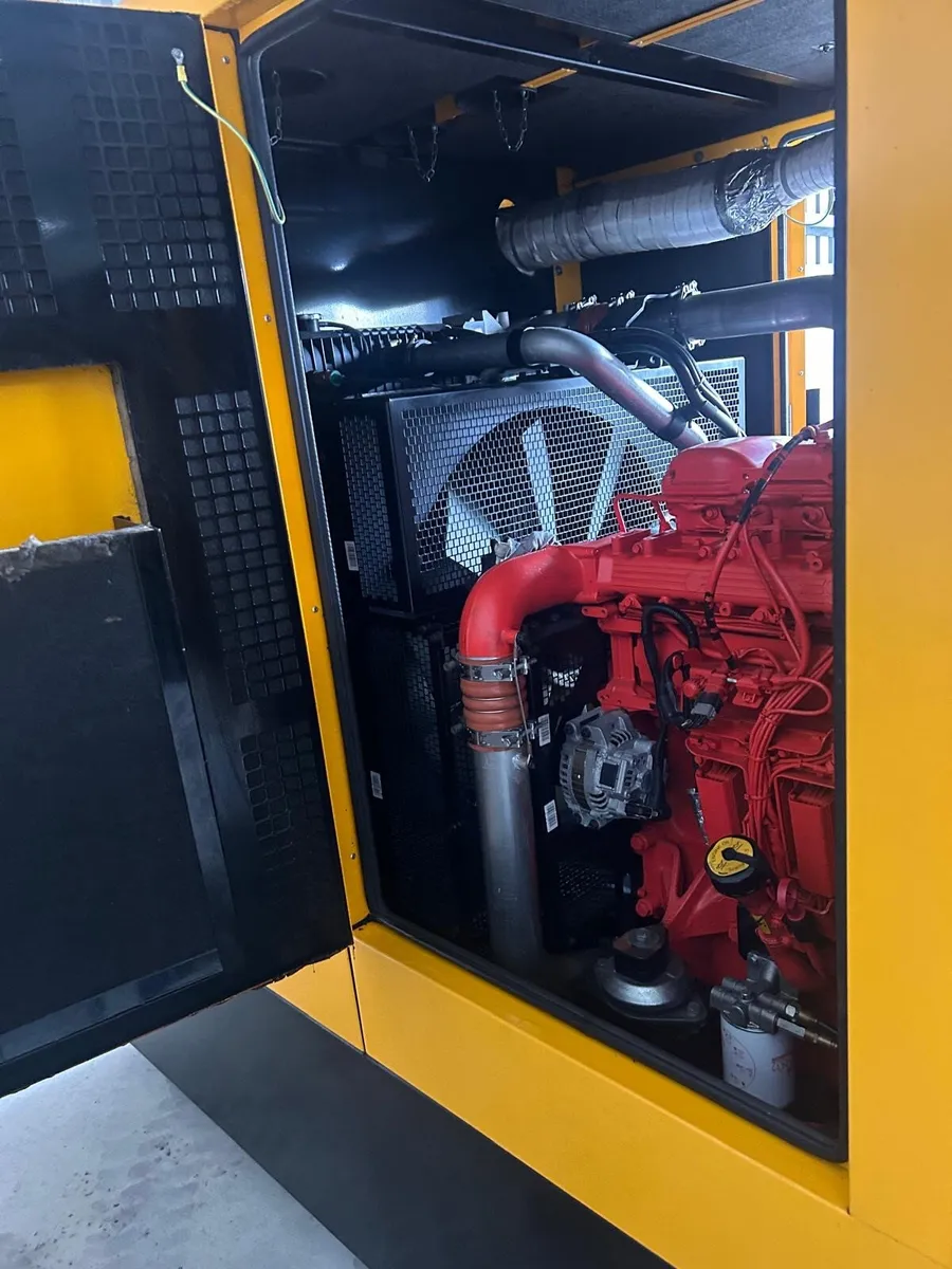 JCB G330QX (300KVA) Heavy-Duty Diesel Generator - - Image 3
