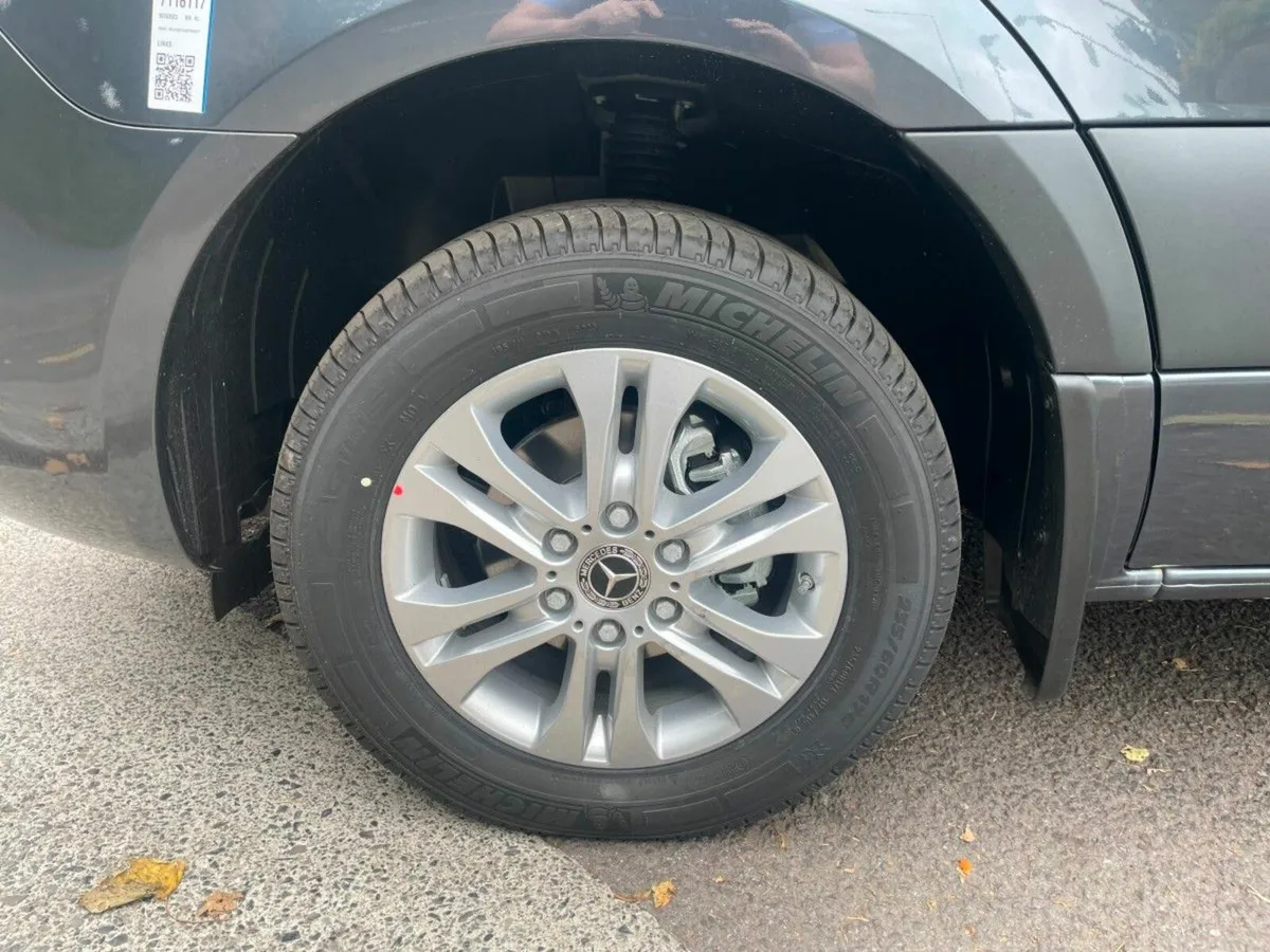 Mercedes-Benz Sprinter SELECT 190BHP AUTO - Image 4