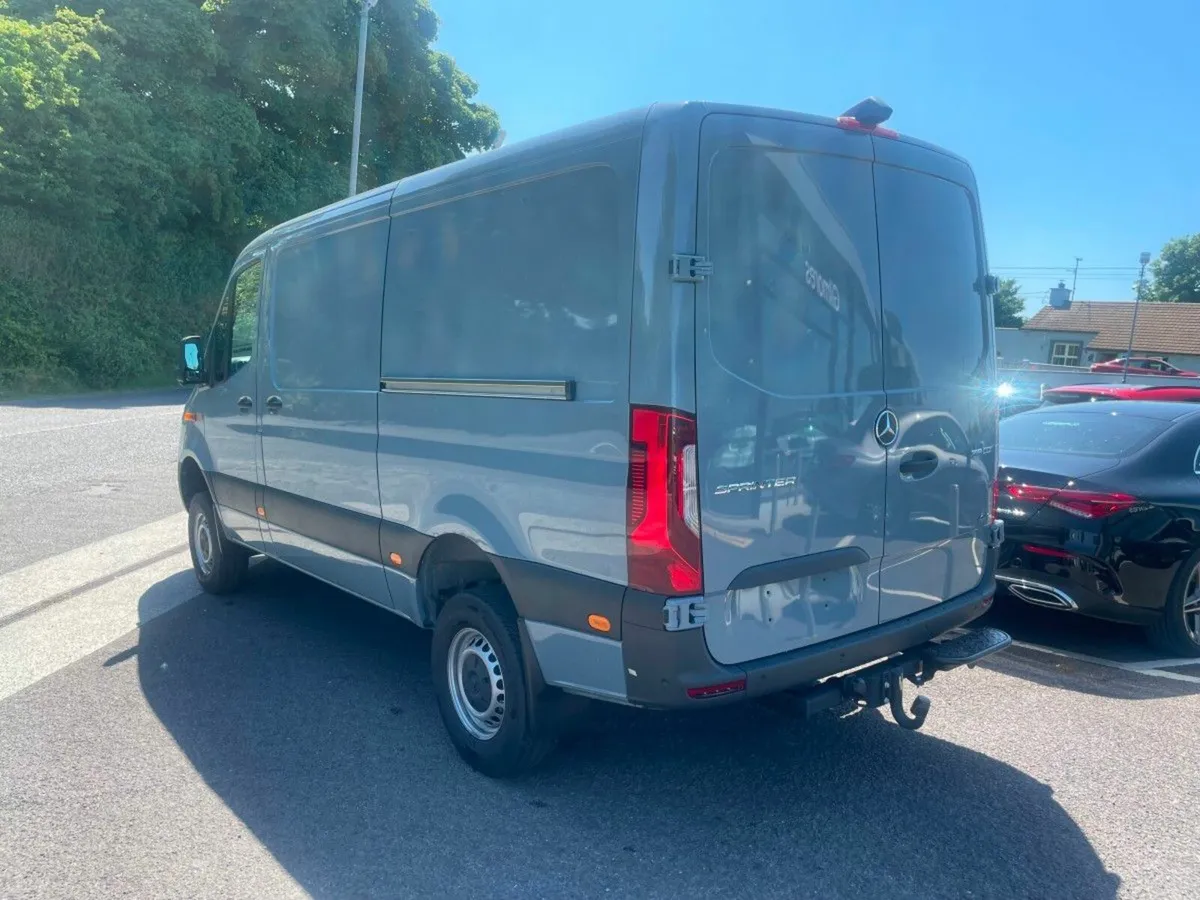 Mercedes-Benz Sprinter 4x4 SELECT - Image 3