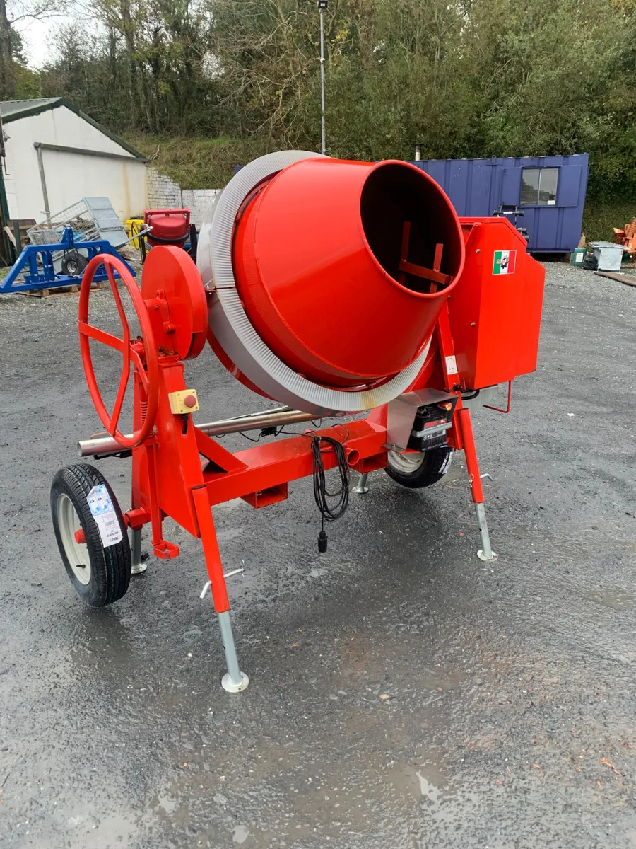 Cement mixer - Image 1
