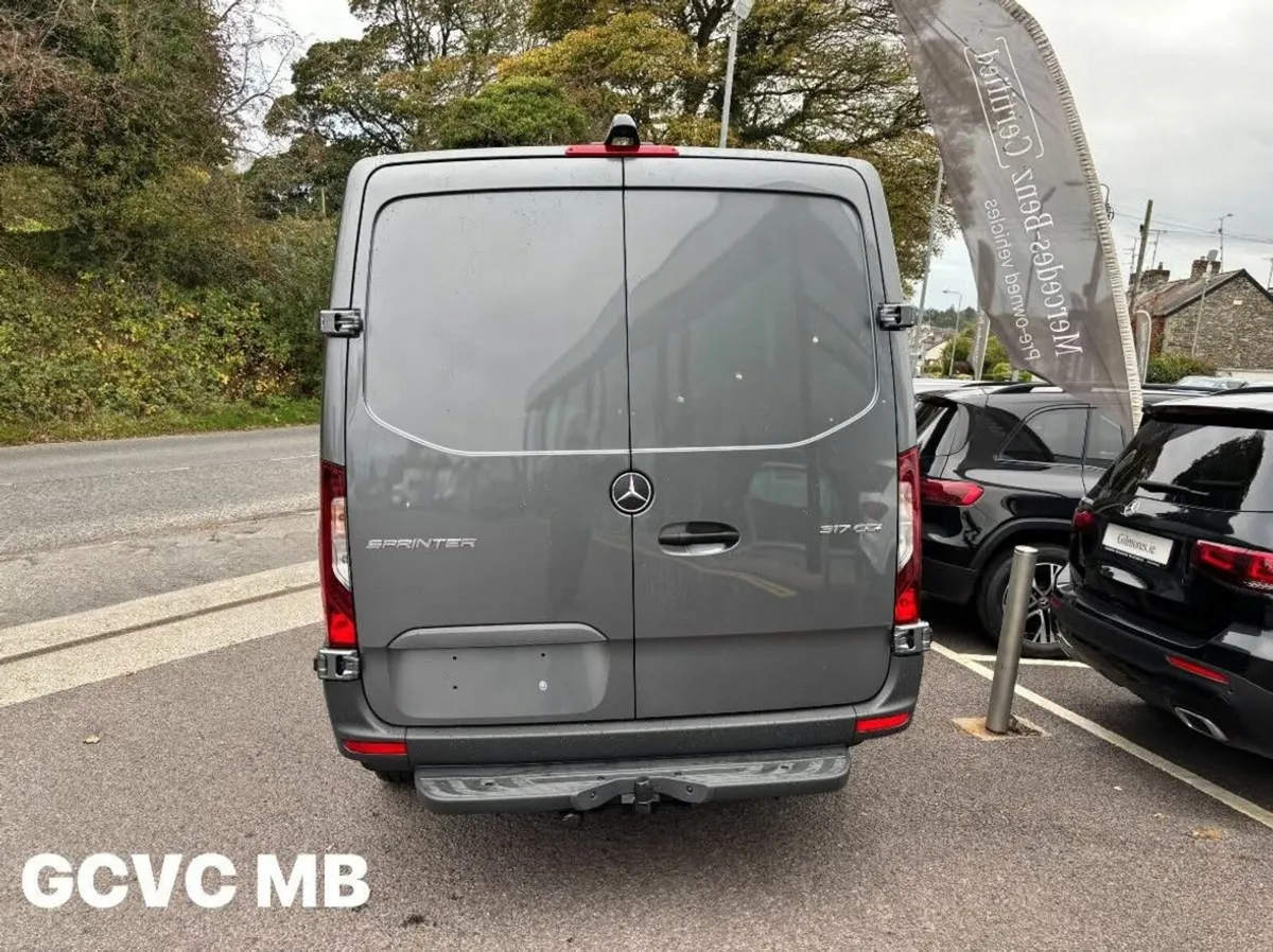 Mercedes-Benz Sprinter 317 MWB Low Roof RWD - Image 4