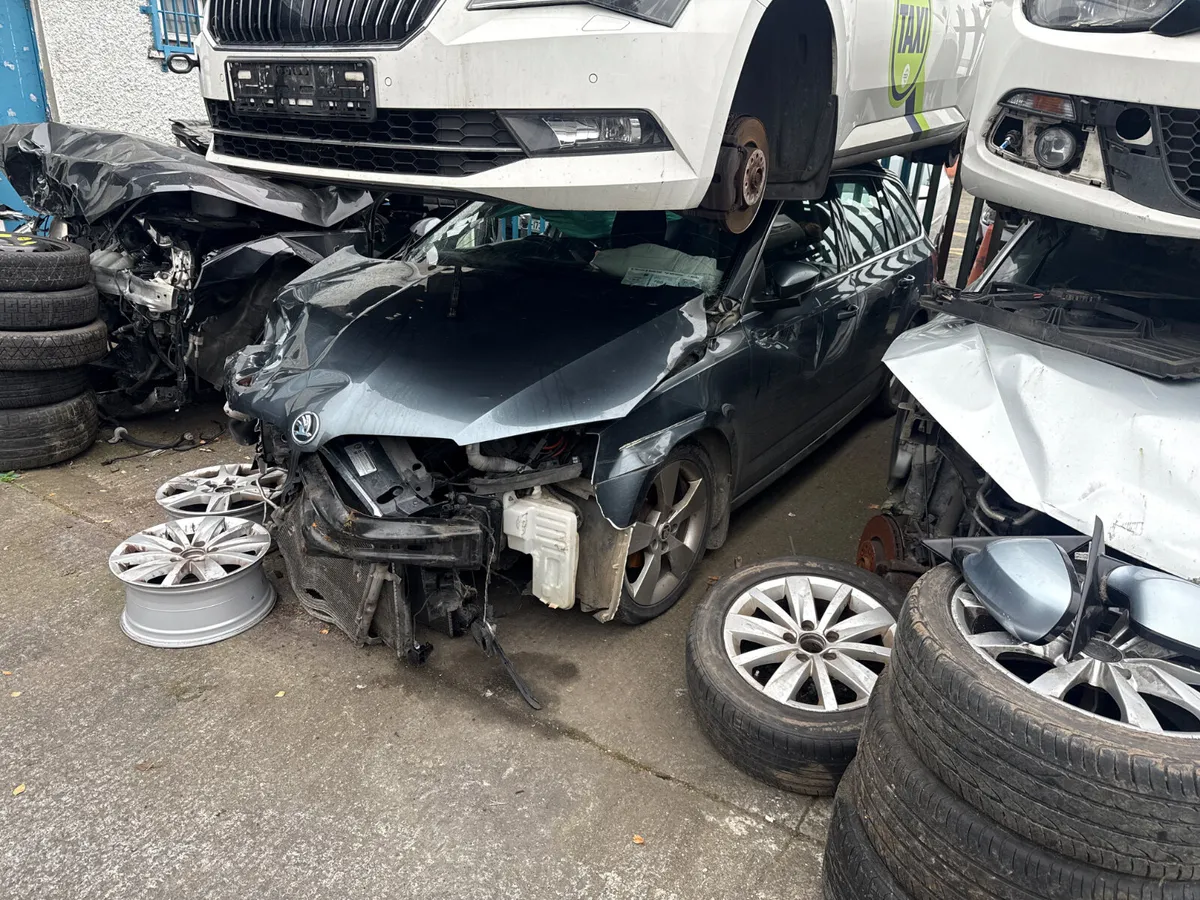 2017 SKODA OCTAVIA ESTATE BREAKING