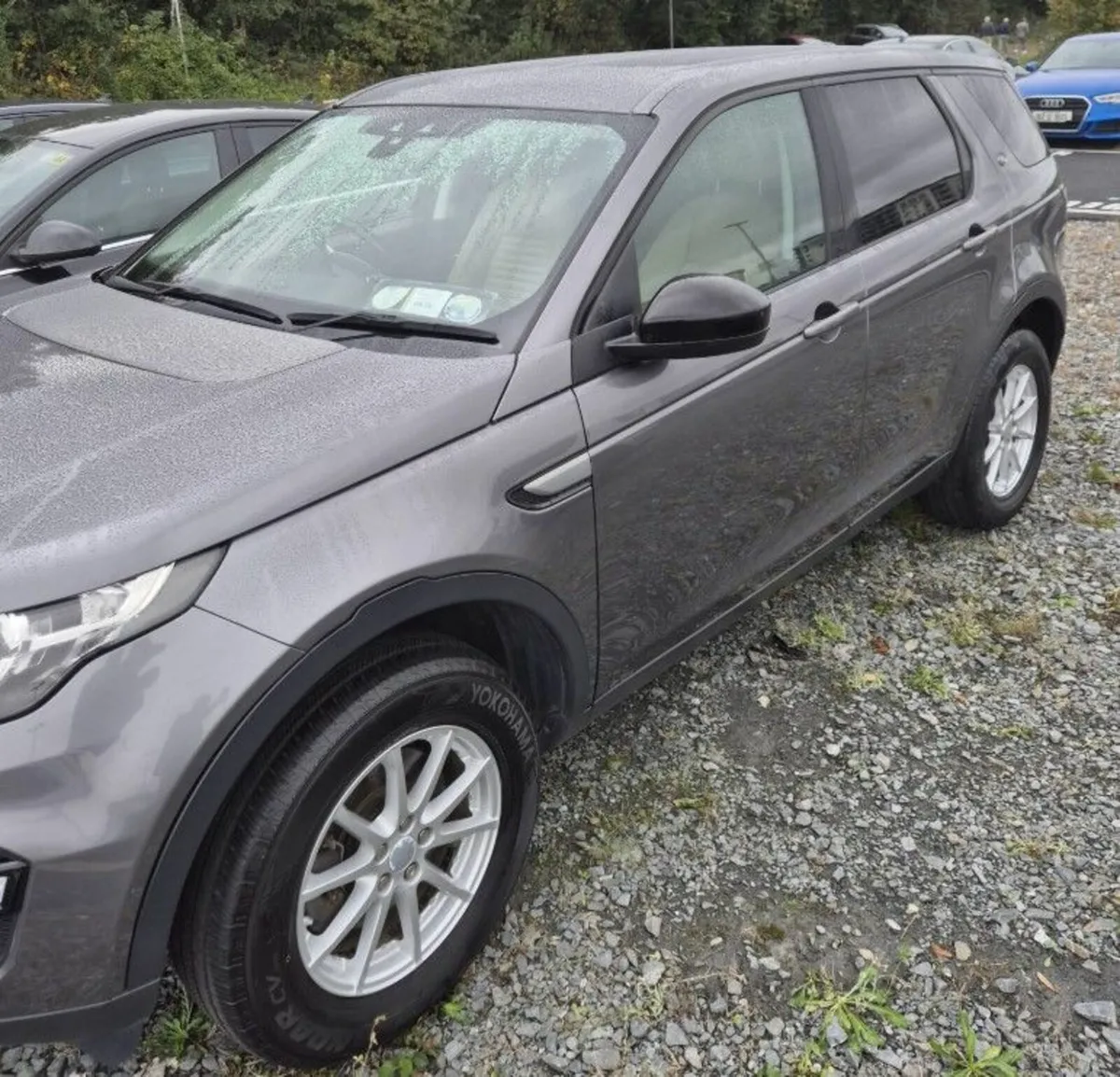 2016 Land Rover Discovery,  New Eng. with Warranty - Image 4