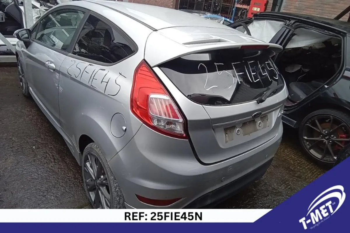 2016 FORD FIESTA BREAKING FOR PARTS - Image 3