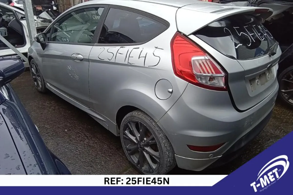 2016 FORD FIESTA BREAKING FOR PARTS - Image 4
