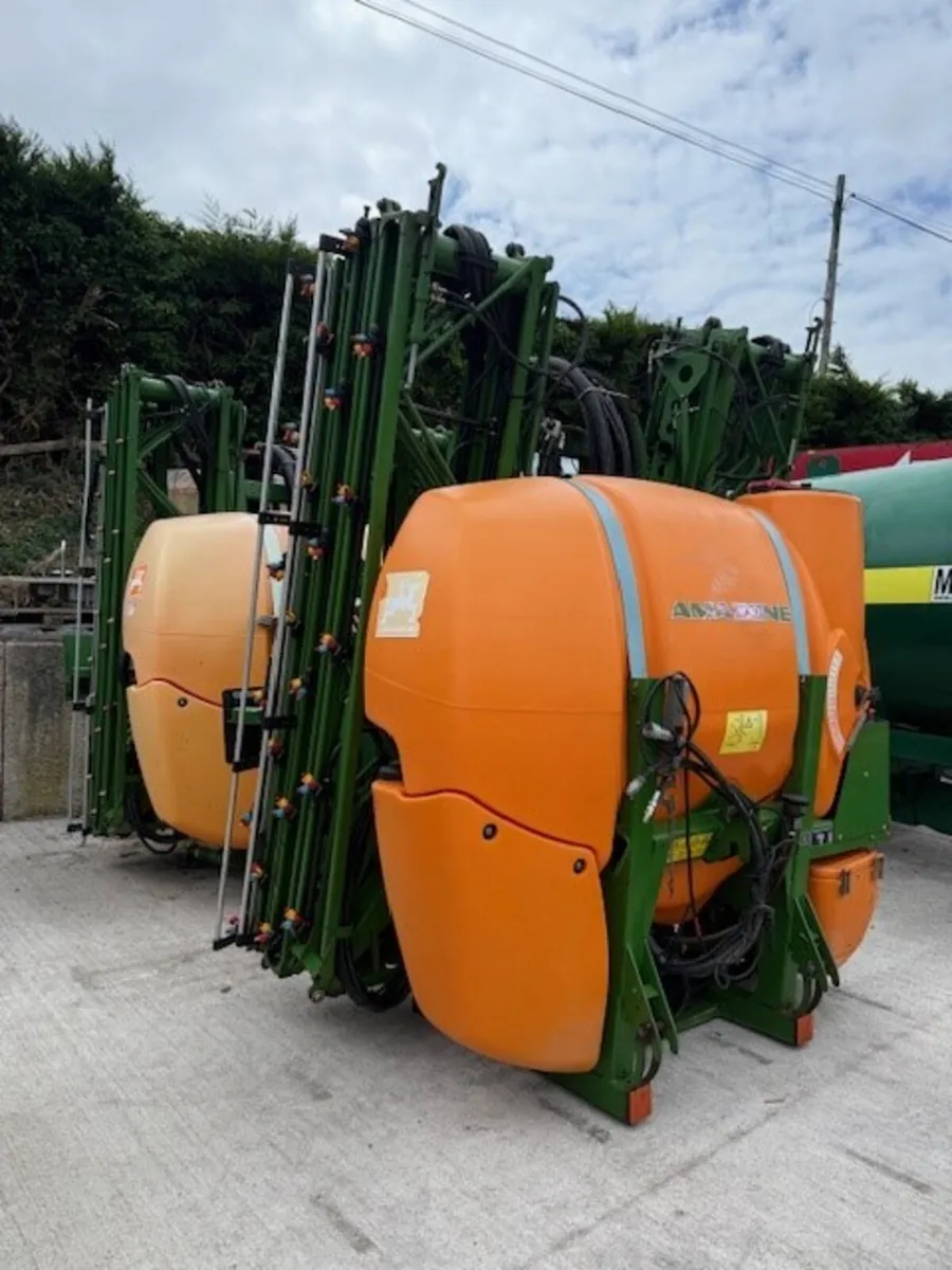 Used Amazone UF1201 24m Sprayers - Image 1