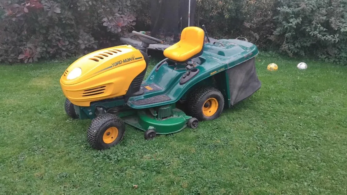 Yardman ride on mower - Image 1