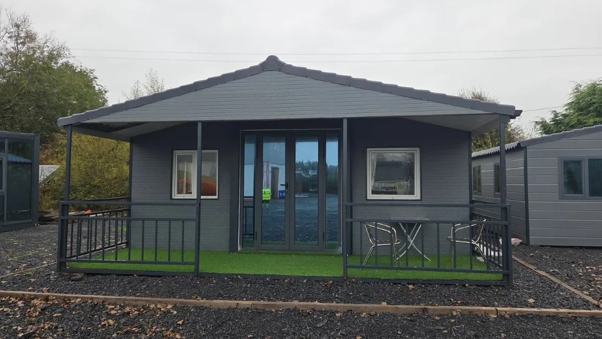 2 Bed House with Kitchen, Shower & Porch - Image 2