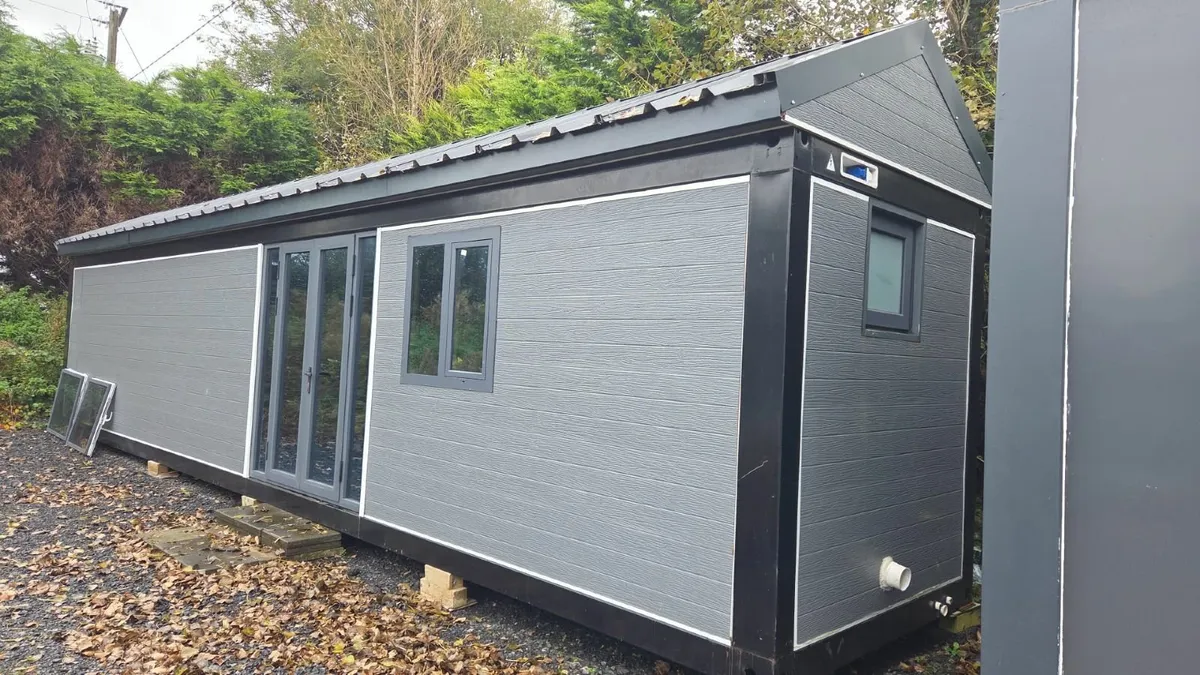 Extra Large Office Unit with a Toilet (Collection) - Image 4