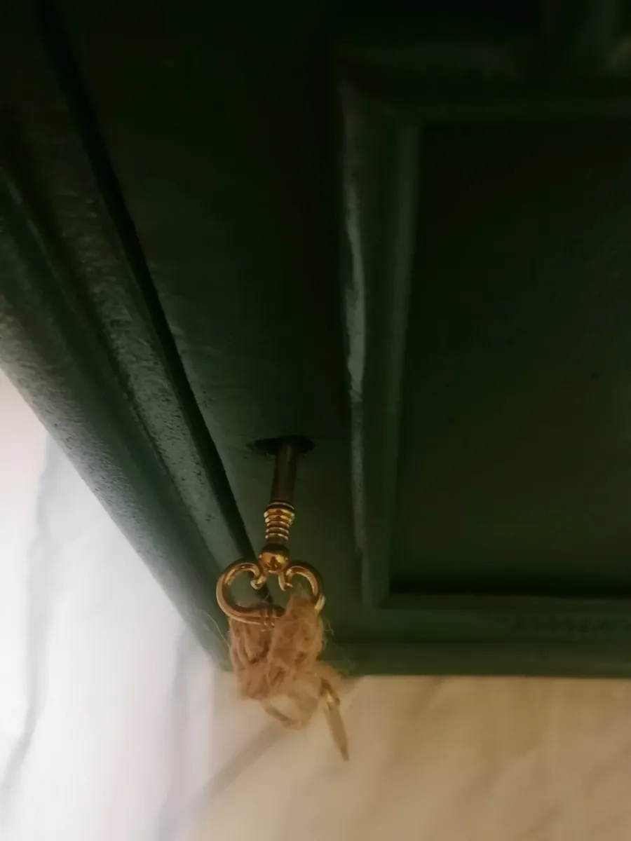 Brand New Irish Style Post Box Sturdy Cast Iron - Image 2