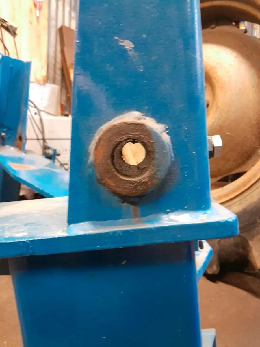 Tanco loader brackets - Image 3