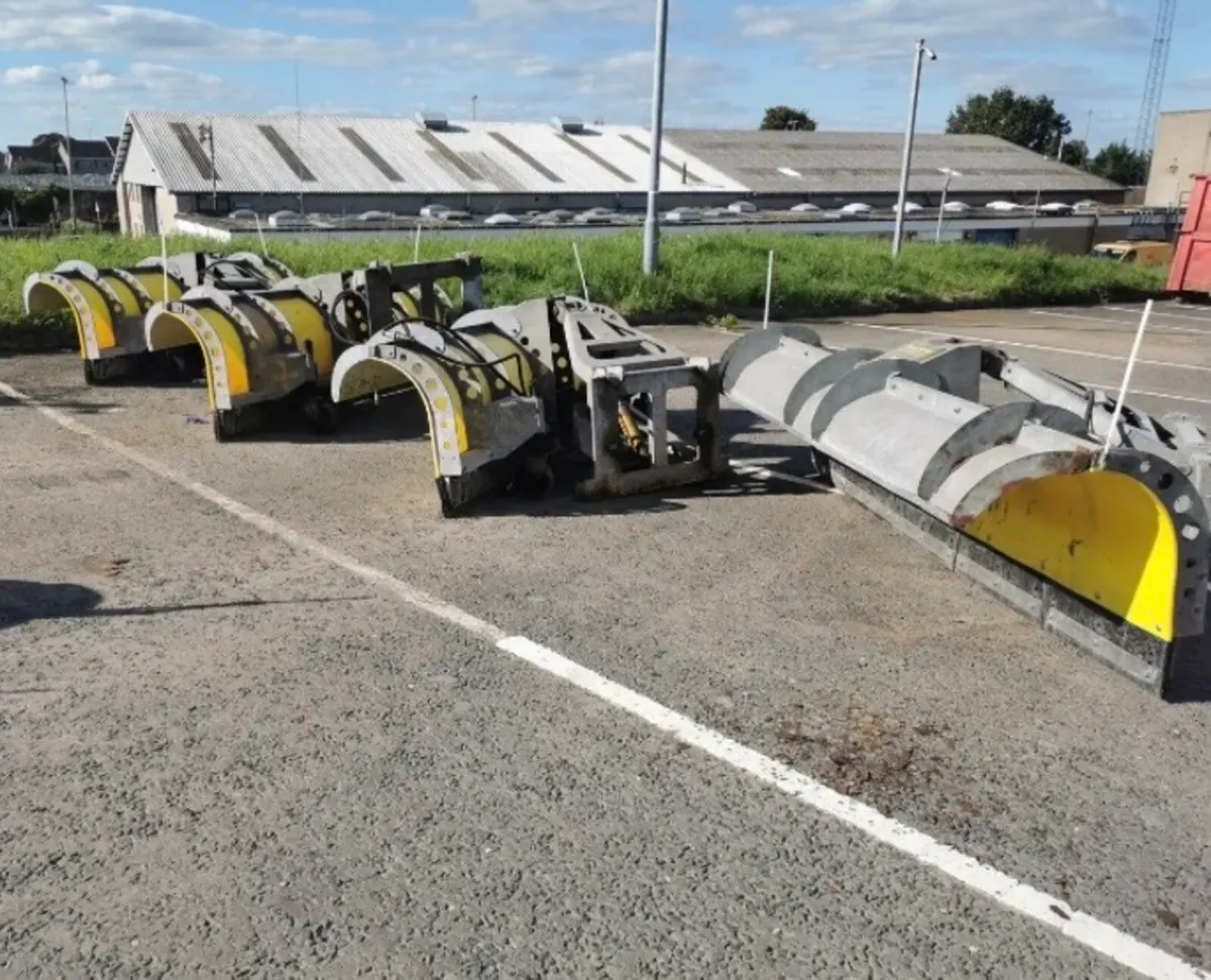 Snow ploughs - Image 1