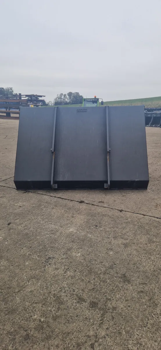 High capacity 8ft grain bucket to suit Volvo/jcb - Image 3