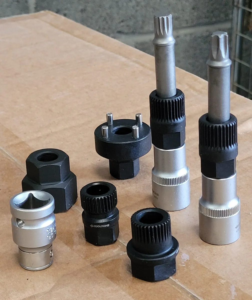 Toolzone 13 Piece Alternator Freewheel Pulley Remo - Image 2