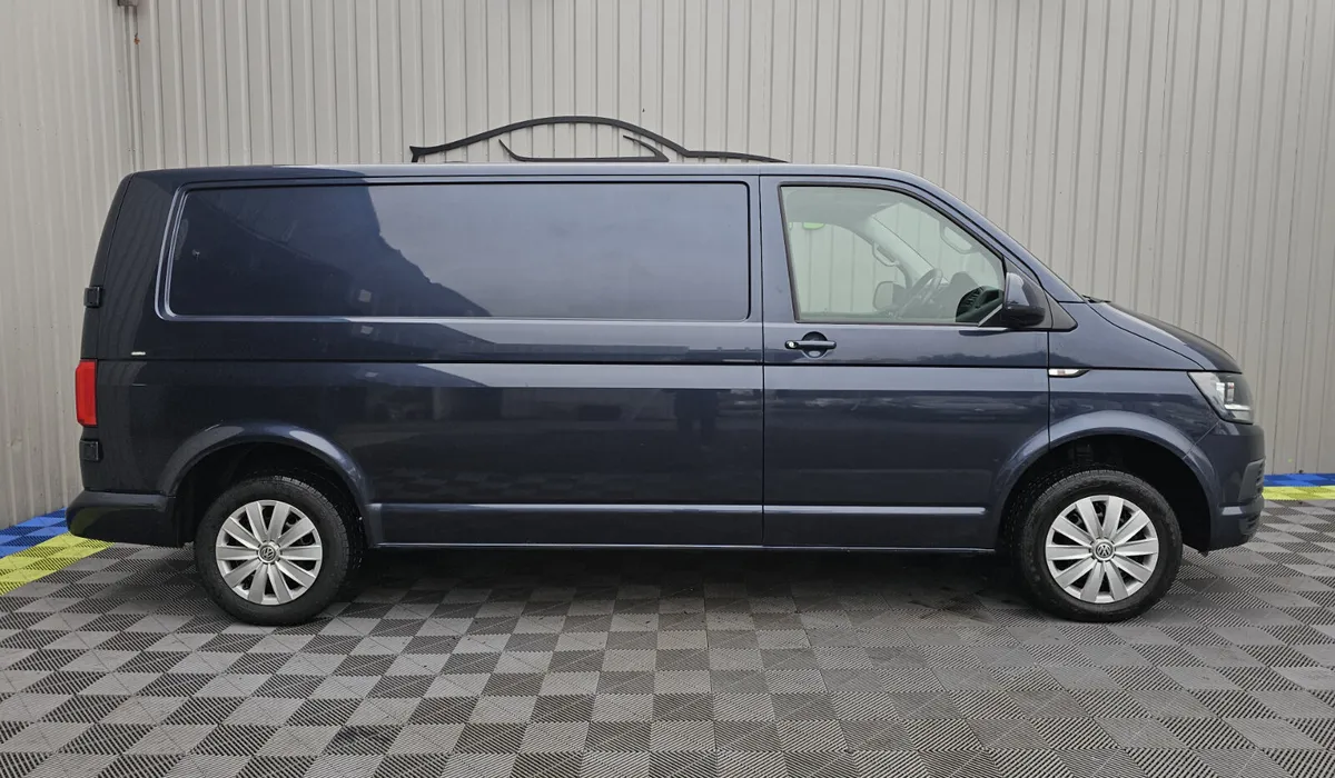 2018 Volkswagen Transporter 2.0D - Image 2