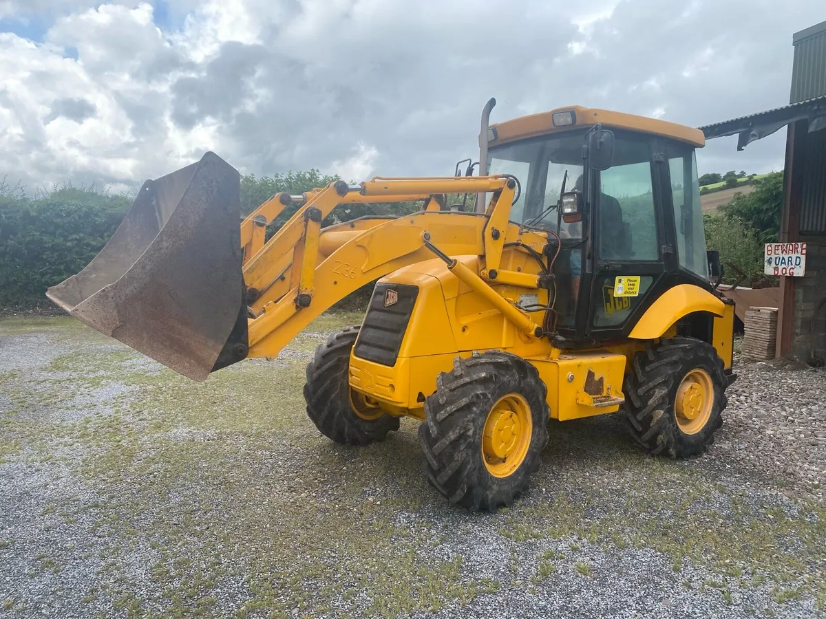 JCB 2 4 wheel steer Digger - Image 3