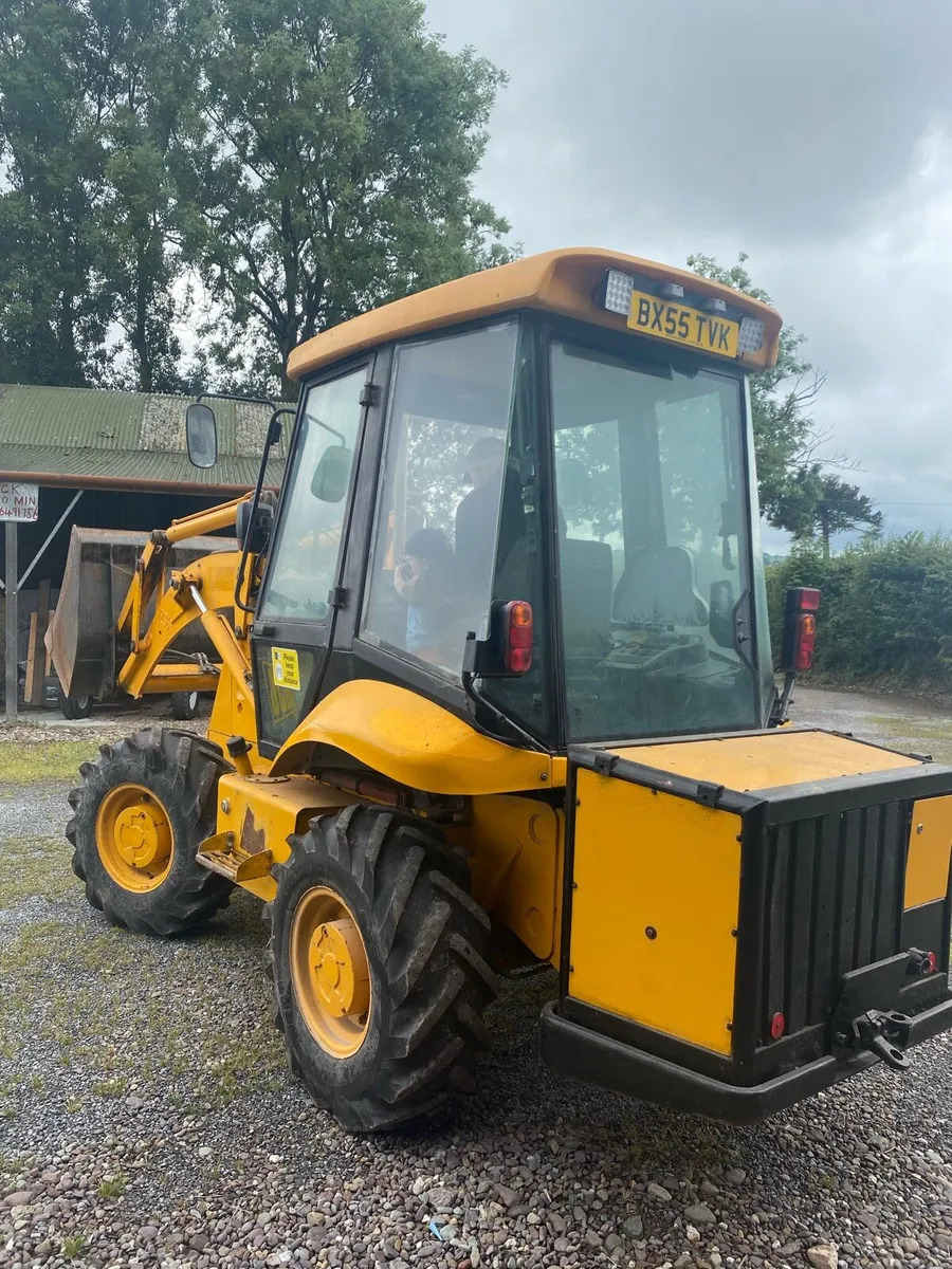 JCB 2 4 wheel steer Digger - Image 4