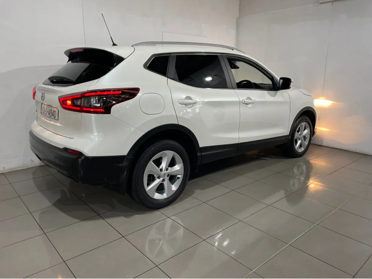 Nissan Qashqai 1.5 DSL SE  VAN  4DR GLASS ROOF PRI - Image 3