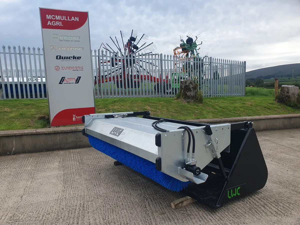 LWC Bucket Brushes - Image 1