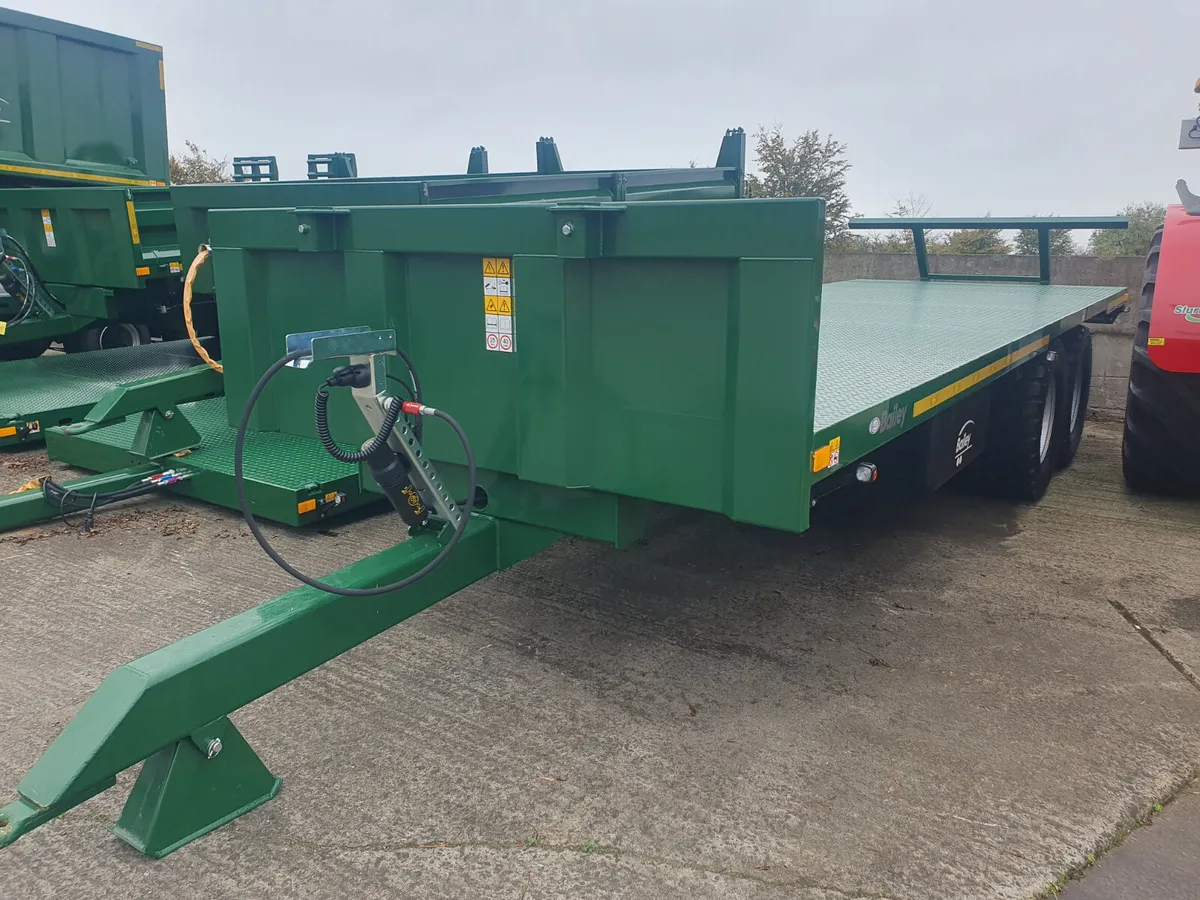 New Bailey 24'7" Flat Bale / Box Trailer - Image 2