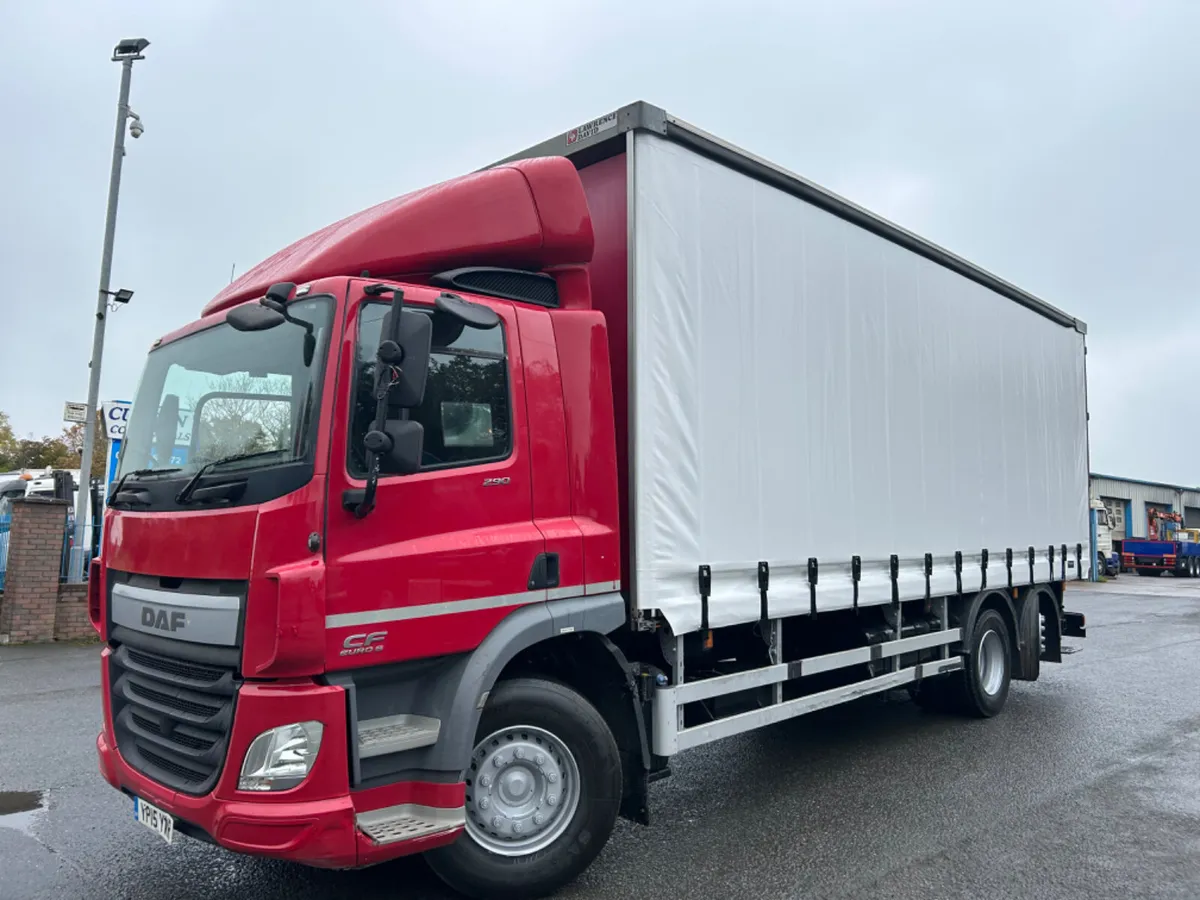2015 Daf cf 6x2 Curtainsider with Moffett brackets - Image 1