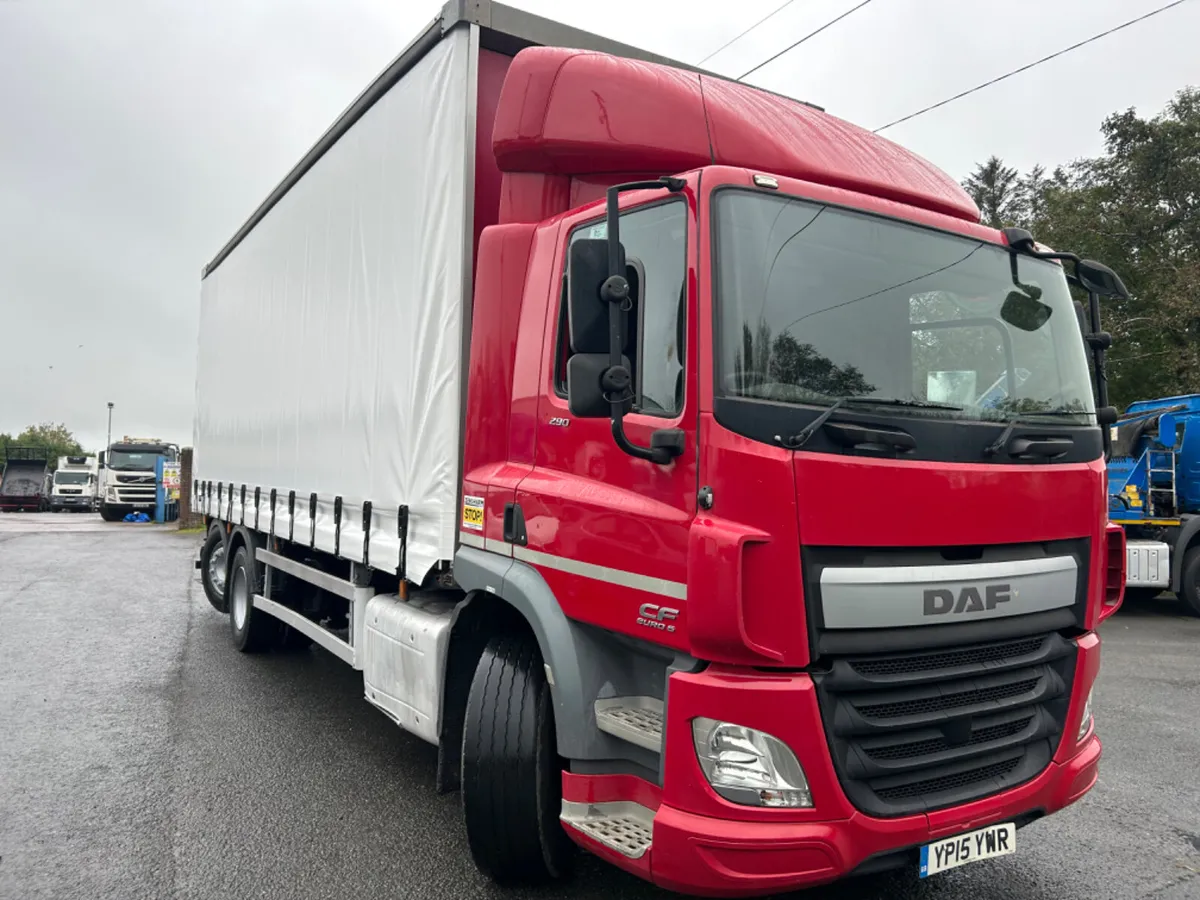 2015 Daf cf 6x2 Curtainsider with Moffett brackets - Image 3
