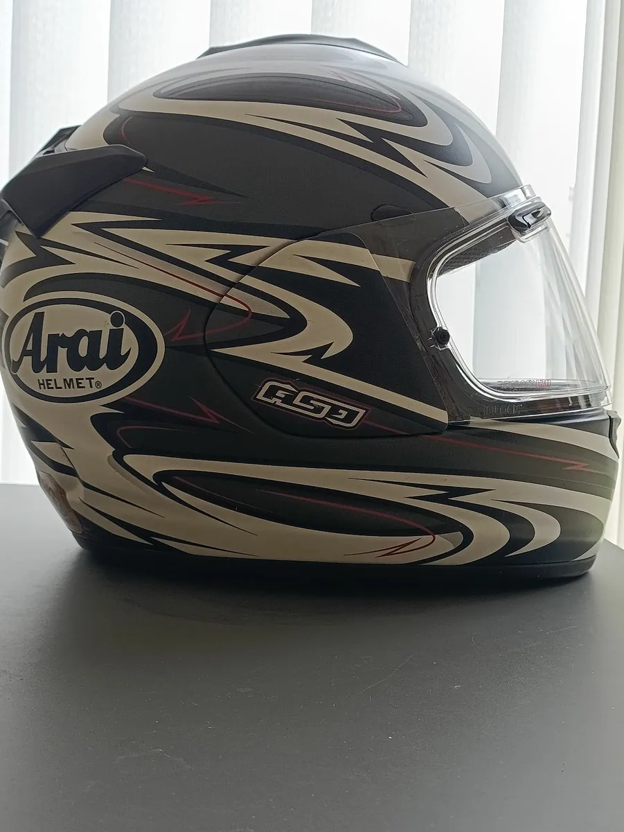 Motorcycle gear Arai helmet leathers jacket pants - Image 1