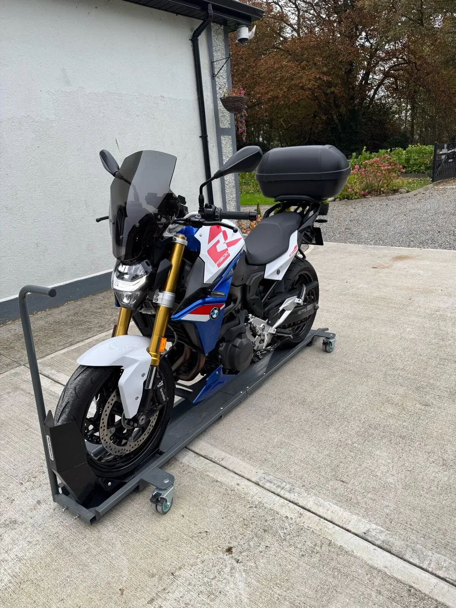 Bmw F900R - Image 1