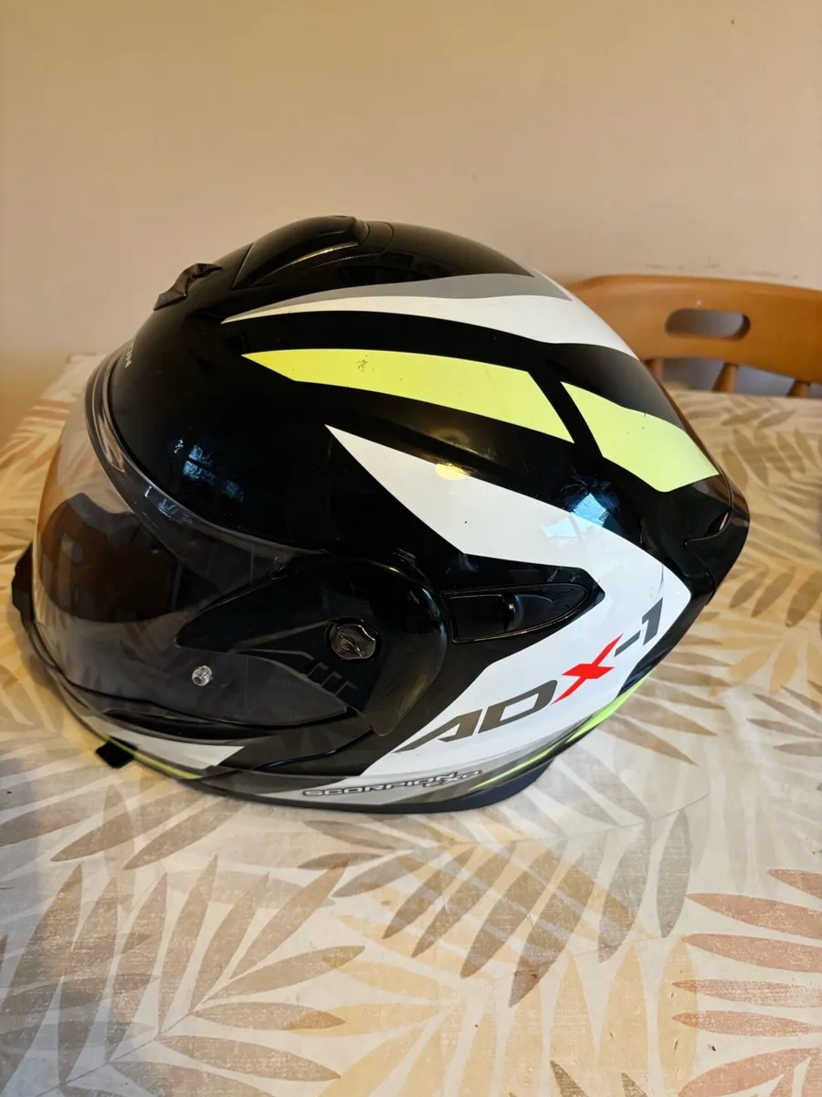 Motorcycle helmet - Image 1