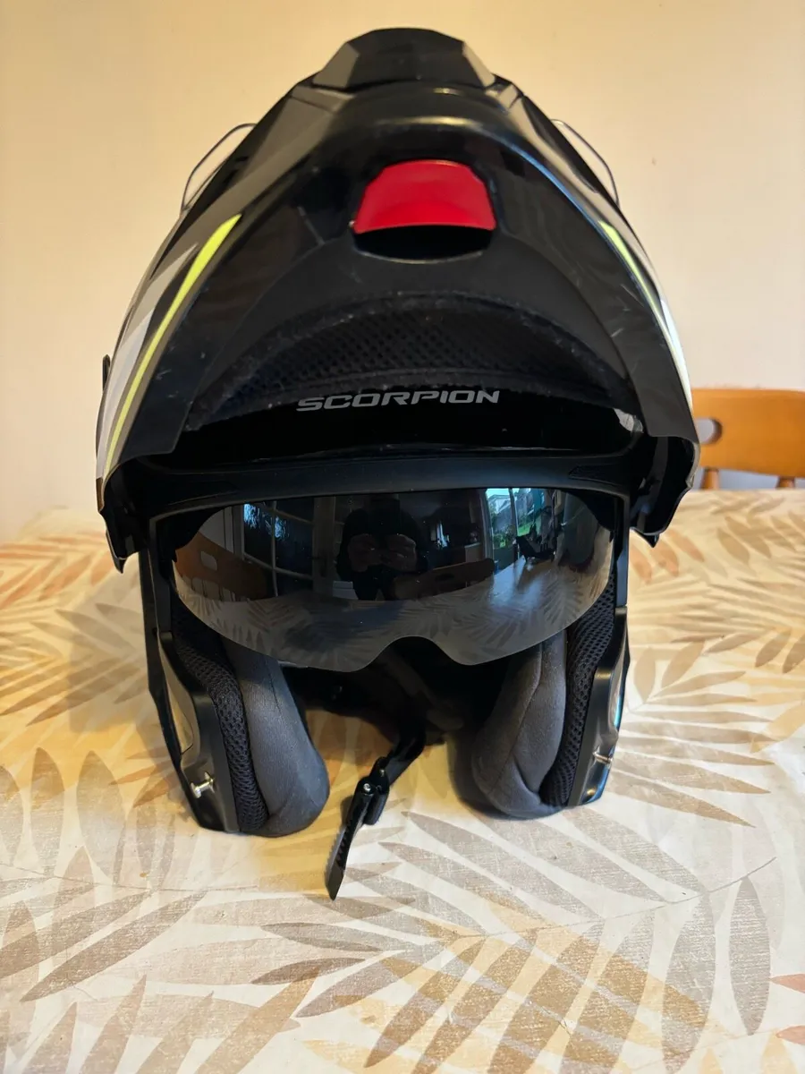 Motorcycle helmet - Image 3