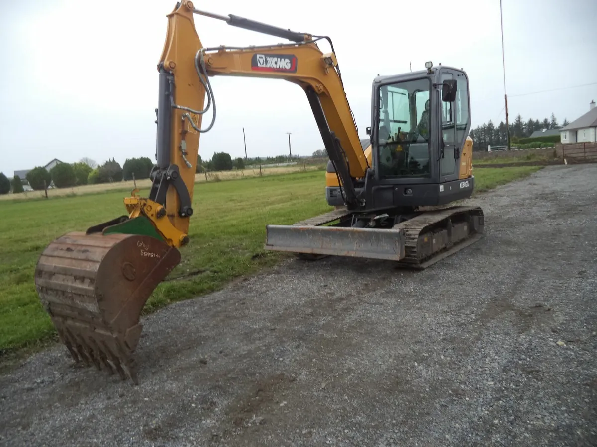 6 ton digger - Image 1