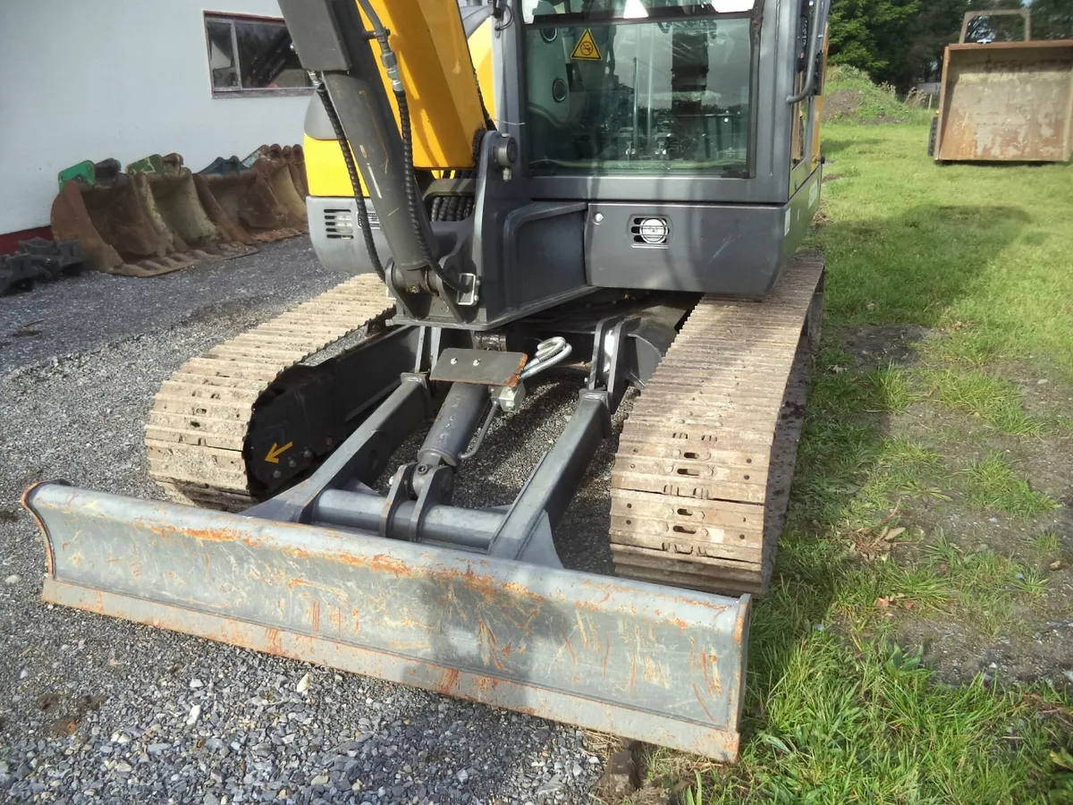 6 ton digger - Image 3