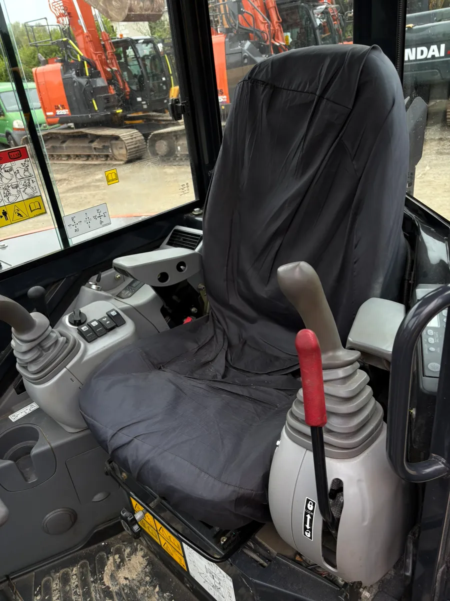 2024 hitachi zx48 (385 hours) - Image 3