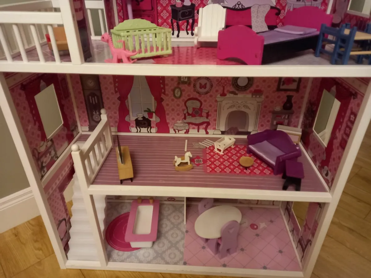 Doll house - Image 2