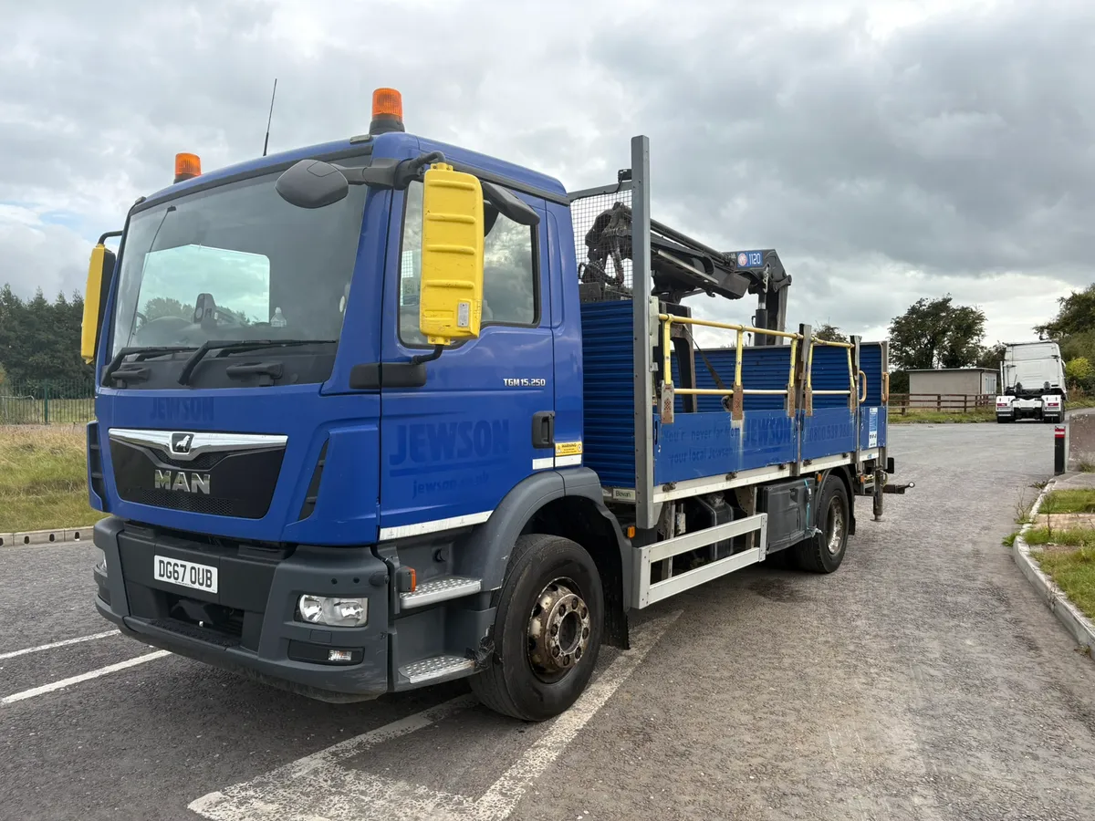 Man 15 Ton Crane Truck - Image 3