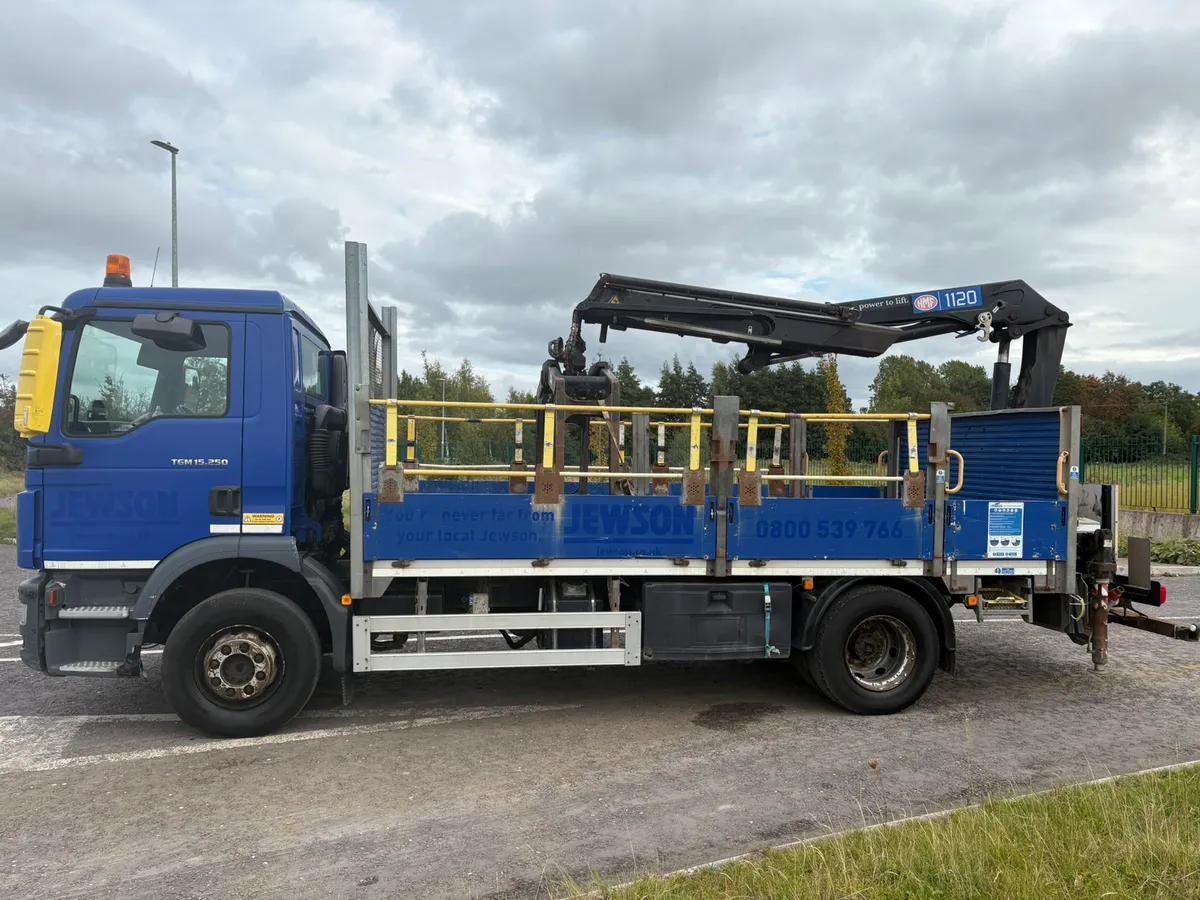 Man 15 Ton Crane Truck - Image 4