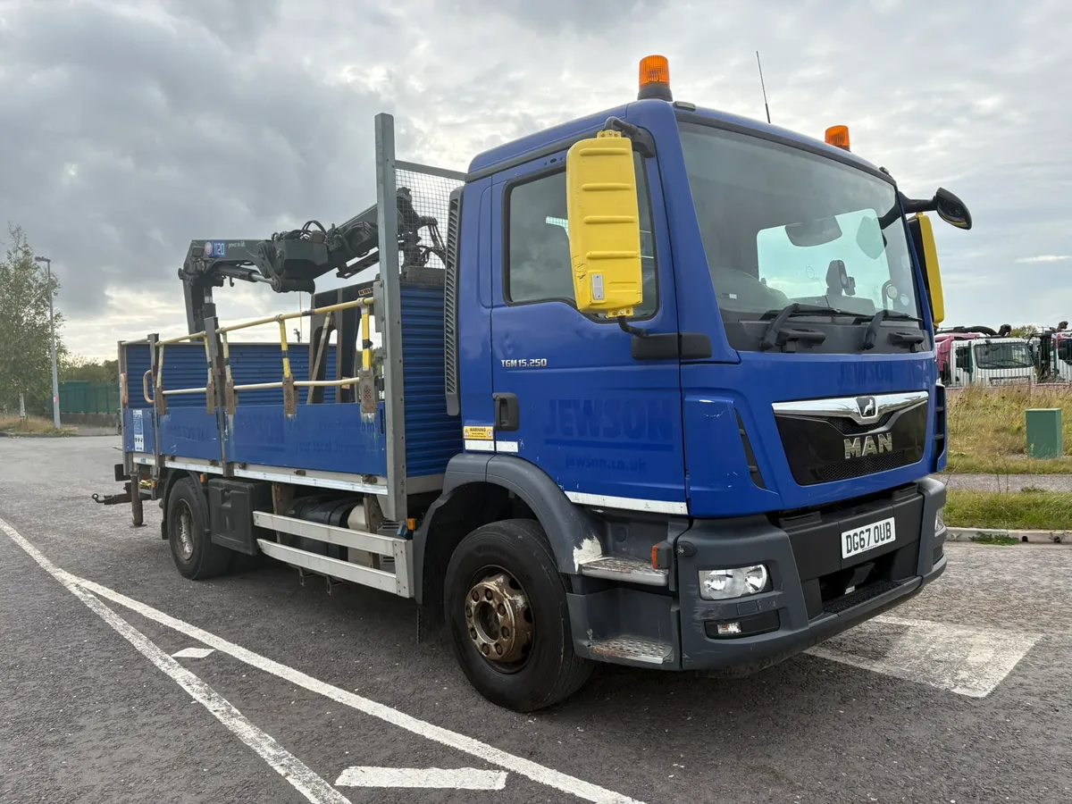 Man 15 Ton Crane Truck - Image 1