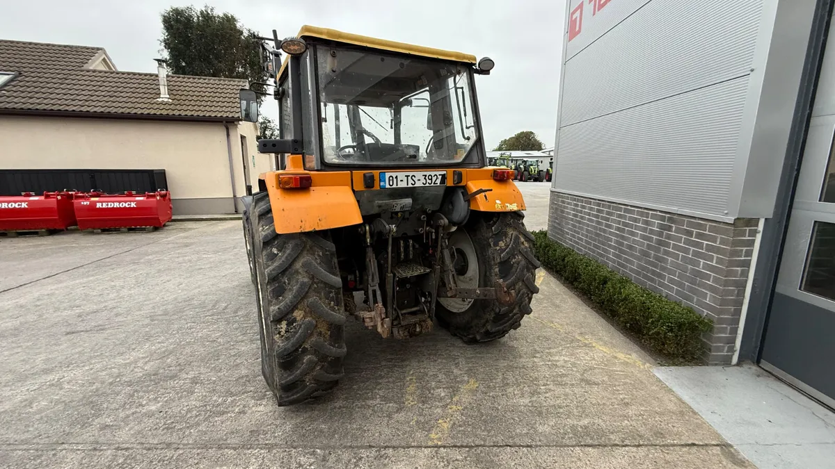 Renault Ceres 335X - Image 4