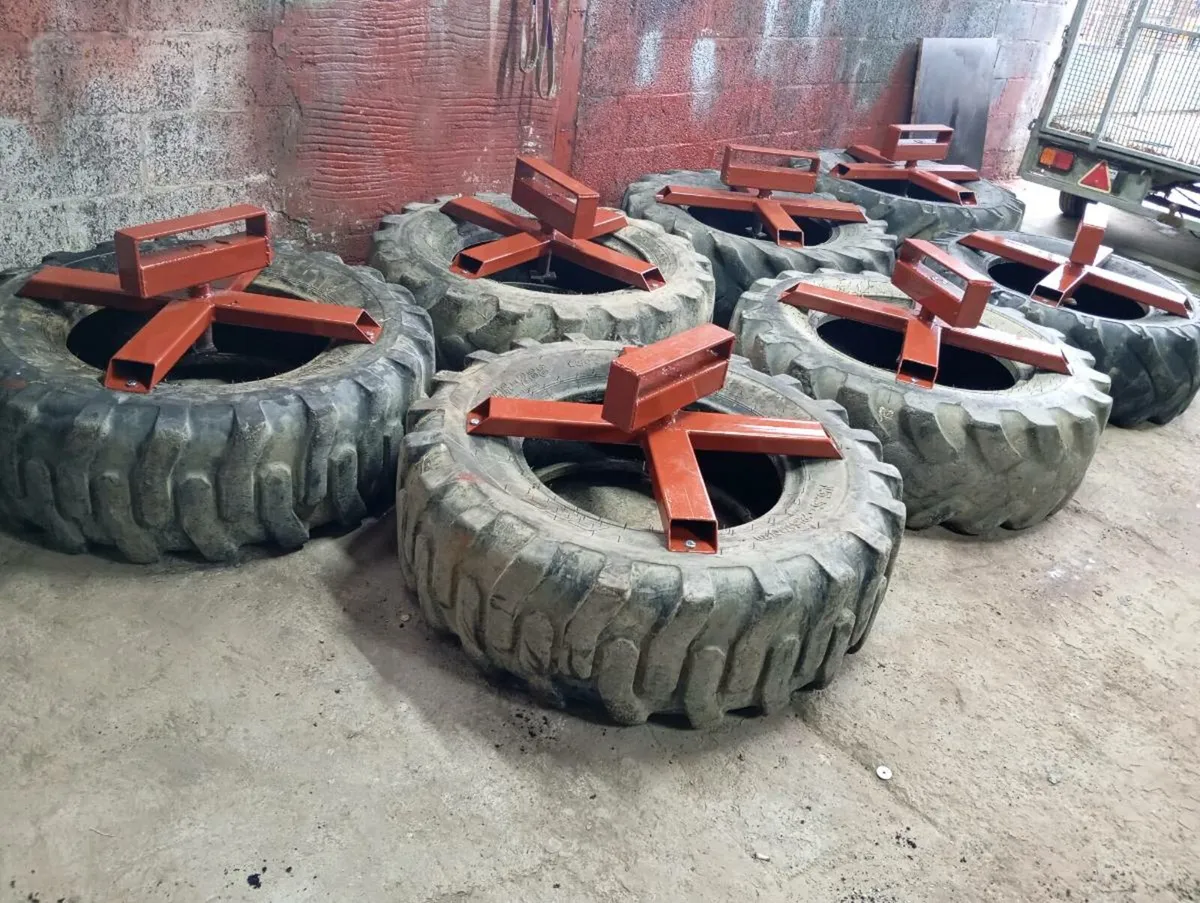 Silage pushers - Image 1