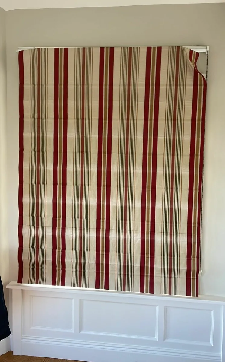 Curtain - Image 1