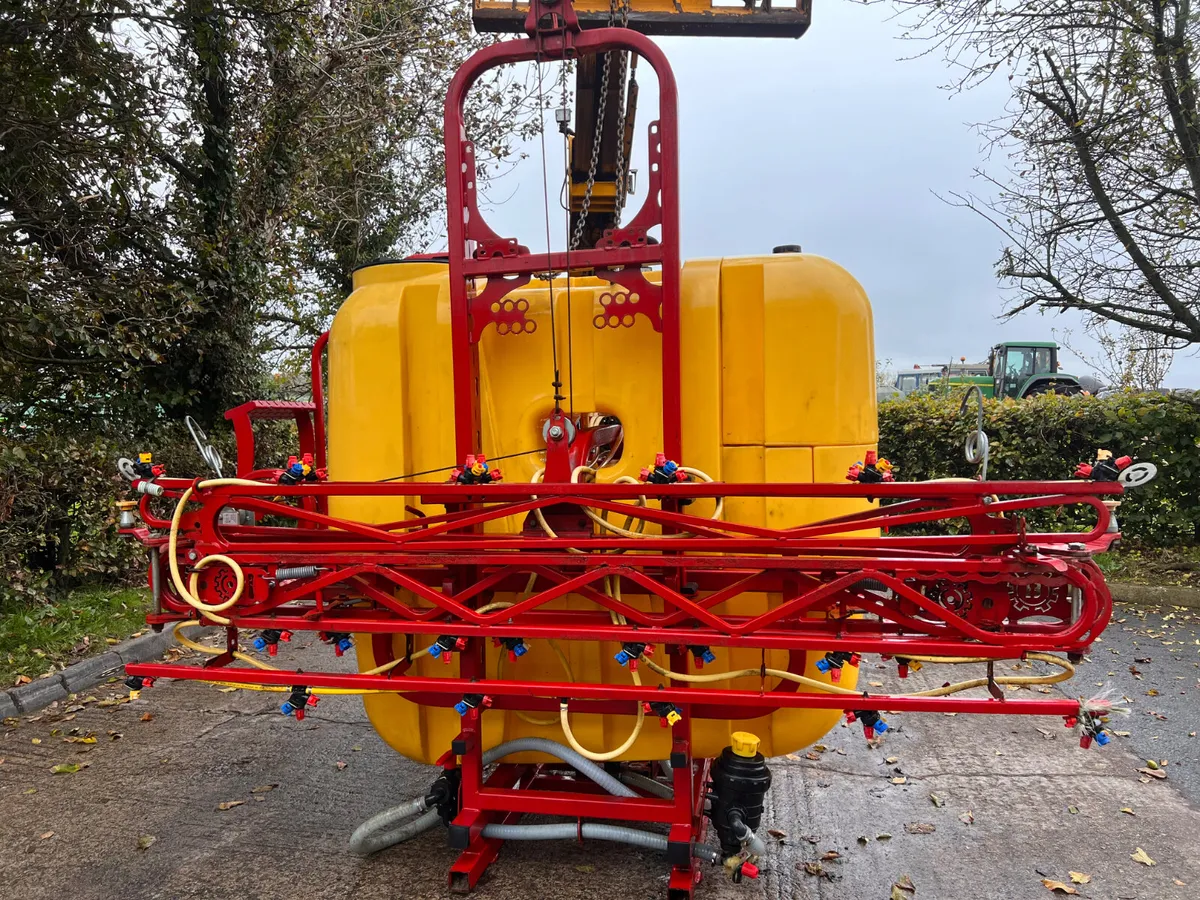 Biardzki 1000L Sprayer - Image 4