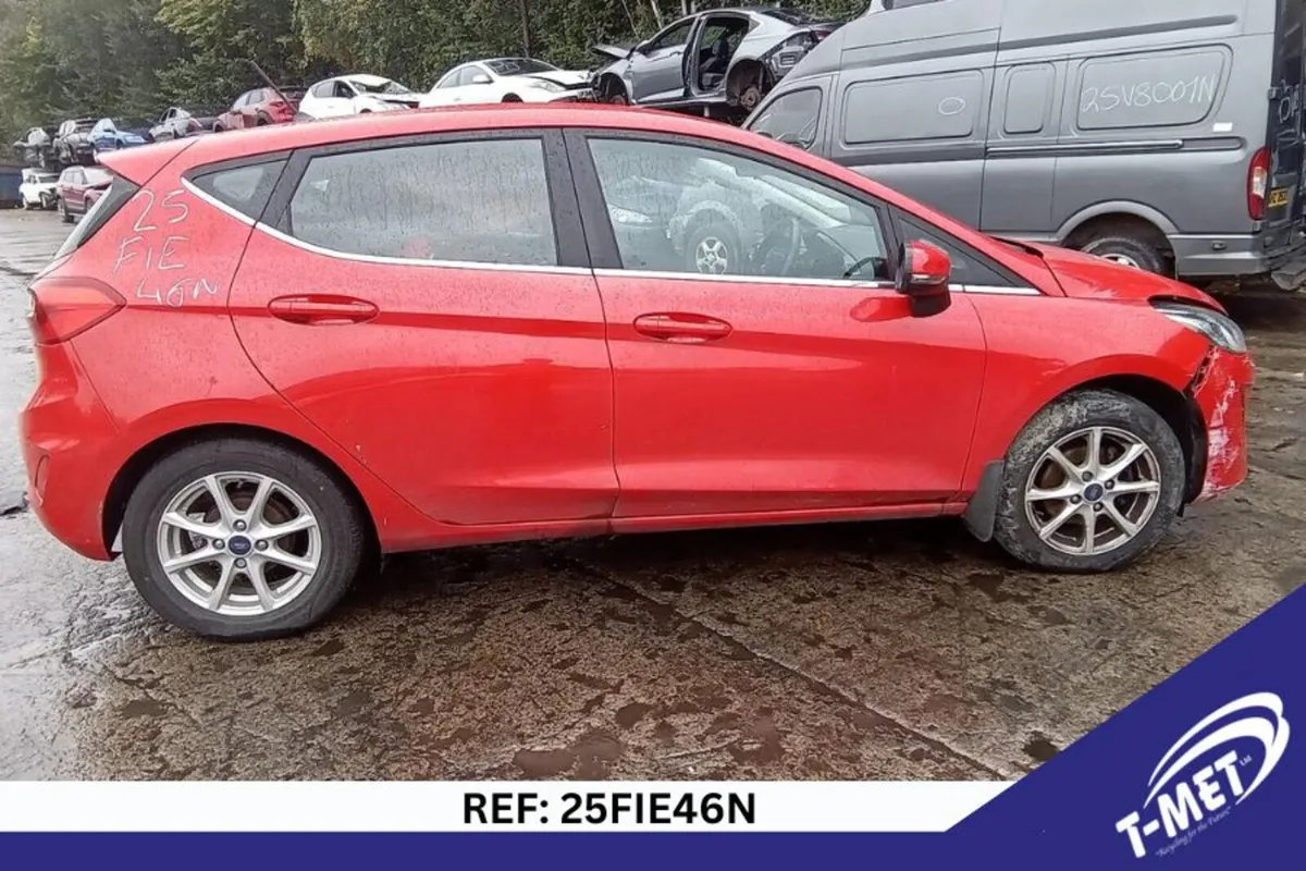2018 FORD FIESTA BREAKING FOR PARTS - Image 2