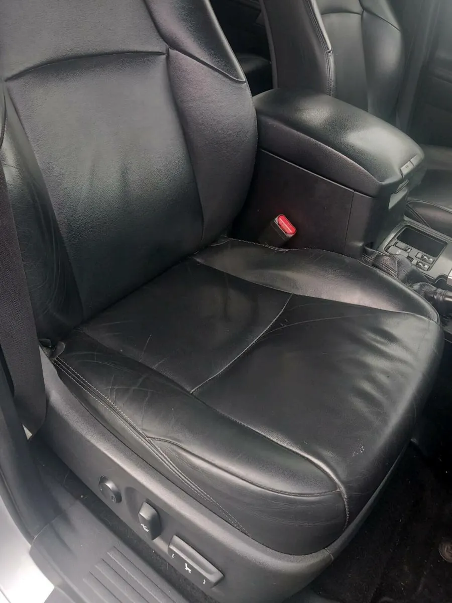 23 Landcruiser Just In For Breaking Full Leather - Image 3