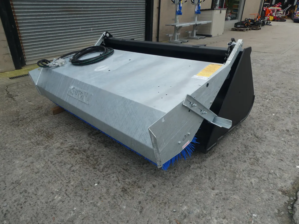 Suton Road sweeper on Bucket - Image 1