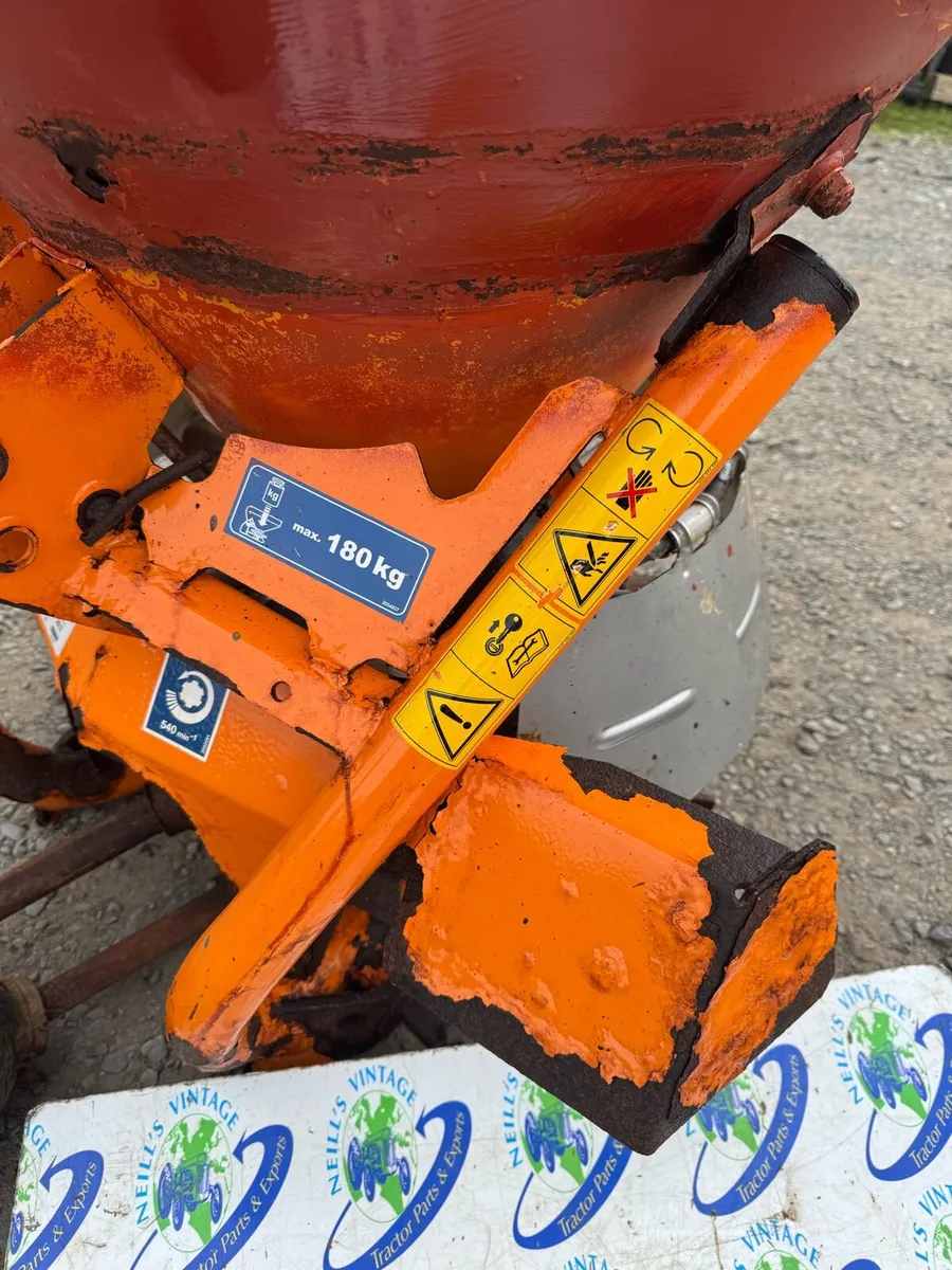 Kuhn Salt Spreader - Image 3