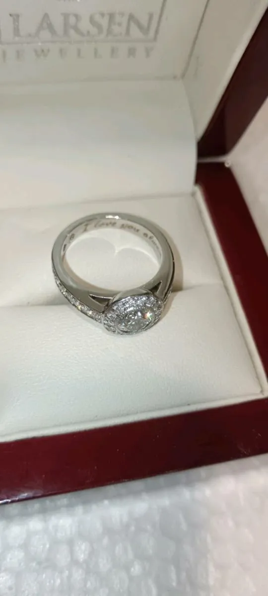 Platinum Engagement ring - Image 4