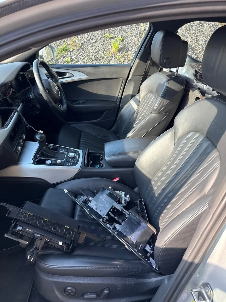 2014 Audi A6 2.0d automatic estate for parts - Image 2